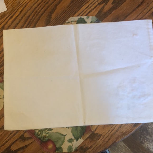 2 placements or table runner Never used - Picture 3 of 3